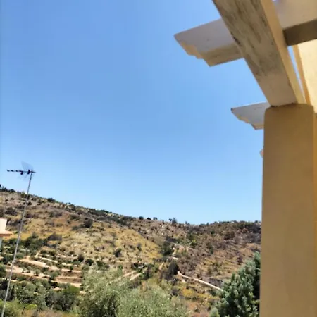 Сasa de vacaciones U'chini Noto